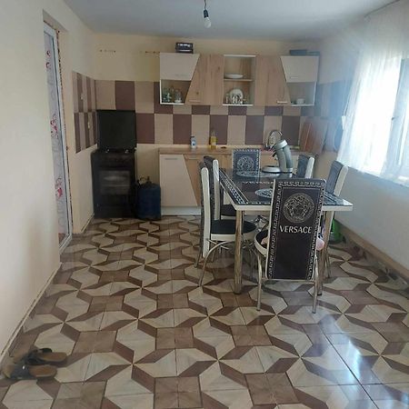 Camelia Hotel เอโฟริเอนอร์ด ภายนอก รูปภาพ