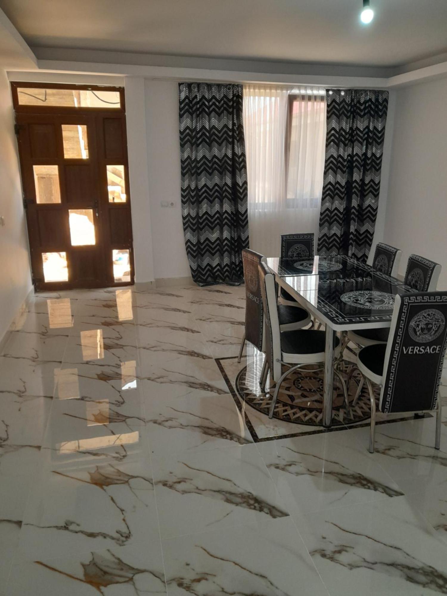 Camelia Hotel เอโฟริเอนอร์ด ภายนอก รูปภาพ